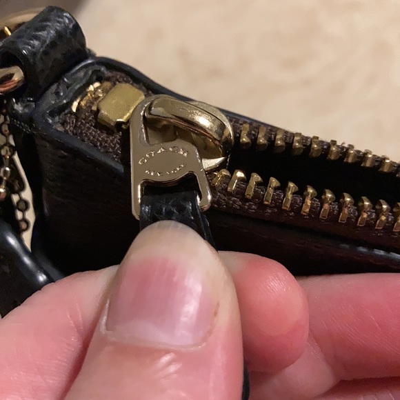 **SOLD Coach Signature C Crossbody Bag - Picture 6 of 11